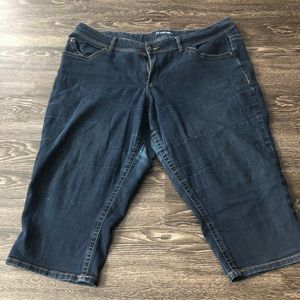 Lane Bryant jean capris. Size:22